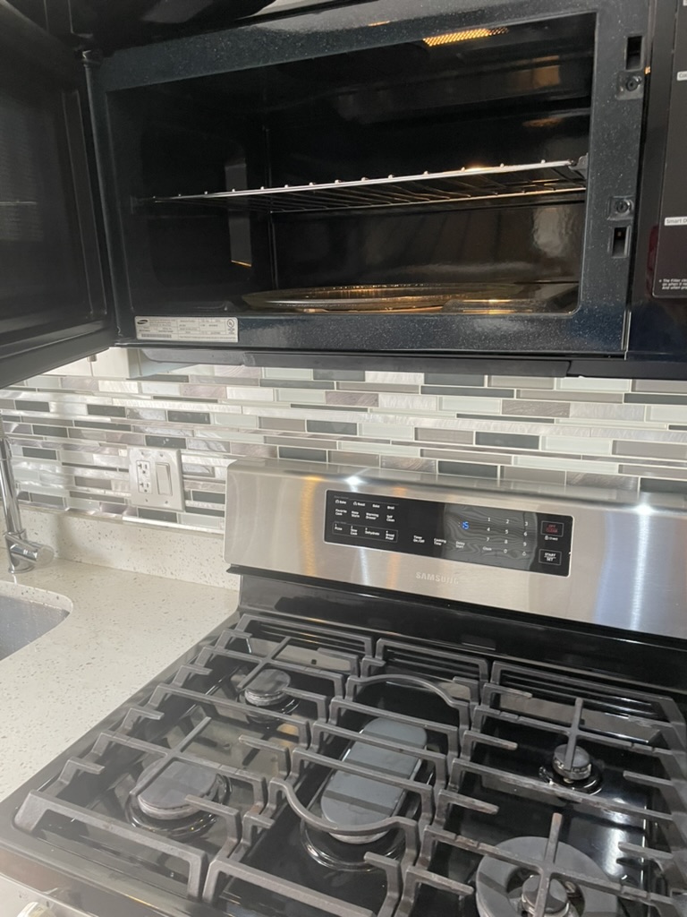 Kitchen cleaning, oven cleaning